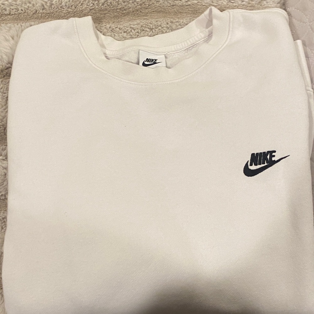 Nike Men's White Crewneck Sweatshirt